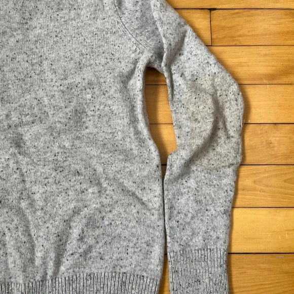 J.Crew Mens Small Lambswool Blend Crewneck Sweater Grey Speckled Elbow Patches - Picture 4 of 8